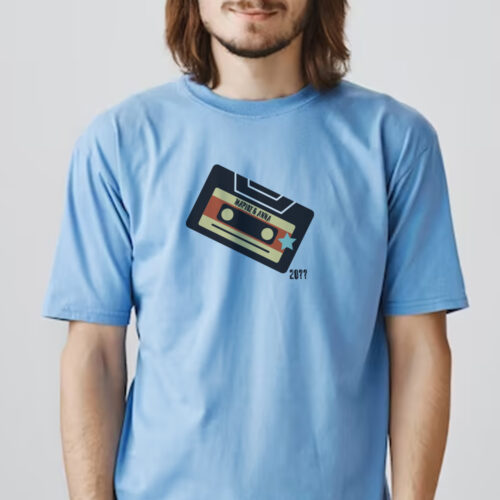 Φτιάξτε Μακό, T-shirt με κασέτα, Ονόματα