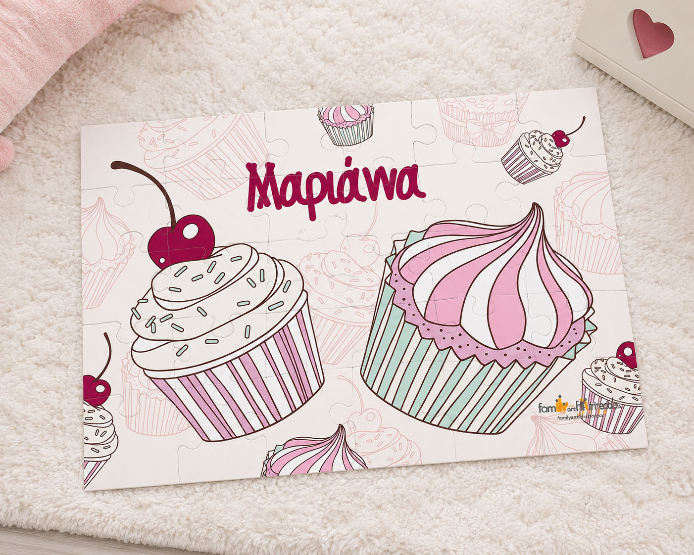 pazl_gia_paidia_me_cupcakes_kai_onoma_doro_gia_genethlia_familyandfriends